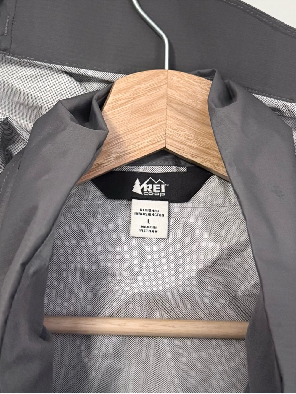 Rei Co-Op Men’s Rainier Windproof Waterproof Rain Jacket View 2